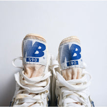 Load image into Gallery viewer, New Balance 560
